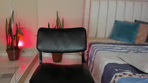      online show from 03/03/25, 06:12