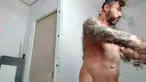 Snapshot of renatocavedon1 chatting on 10/29/25, 05:14 renatocavedon1 online show from 10/29/25, 05:14