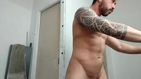 Snapshot of renatocavedon1 chatting on 10/30/25, 02:40 renatocavedon1 online show from 10/30/25, 02:40