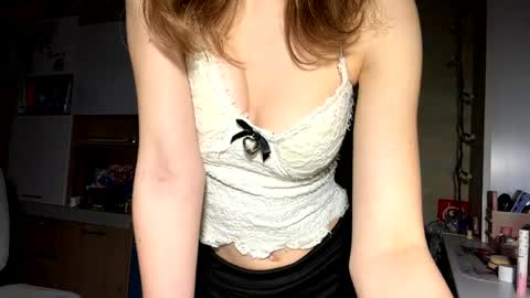 Mia online show from 03/26/26, 04:34