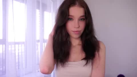 Snapshot of renaythilmony chatting on 03/18/26, 11:46 Naomi online show from 03/18/26, 11:46