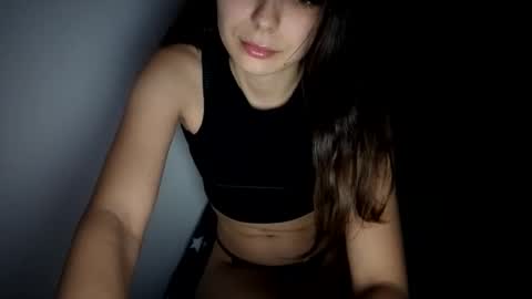 renee_loah online show from 10/30/25, 10:43