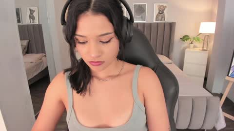 Snapshot of renee_shelby_ chatting on 12/09/24, 11:56 Renee Shelby online show from 12/09/24, 11:56