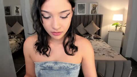 Snapshot of renee_shelby_ chatting on 01/06/25, 03:51 Renee Shelby online show from 01/06/25, 03:51