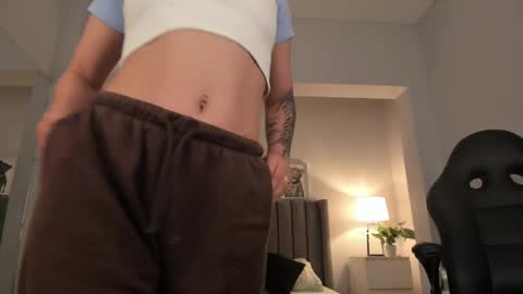 Snapshot of renee_shelby_ chatting on 02/21/25, 12:05 Renee Shelby online show from 02/21/25, 12:05