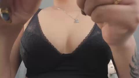 Snapshot of renee_shelby_ chatting on 09/10/25, 08:09 Renee Shelby online show from 09/10/25, 08:09