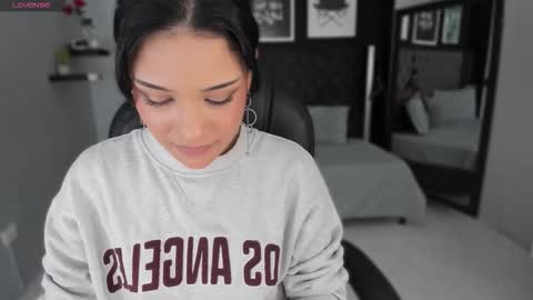 Snapshot of renee_shelby_ chatting on 01/15/26, 08:01 Renee Shelby online show from 01/15/26, 08:01