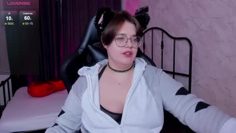 renee_turner online show from 03/11/25, 09:34