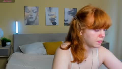 Snapshot of reneefoxy_ chatting on 07/08/26, 12:59 reneefoxy_ online show from 07/08/26, 12:59