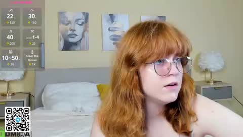 Snapshot of reneefoxy_ chatting on 07/20/26, 12:47 reneefoxy_ online show from 07/20/26, 12:47