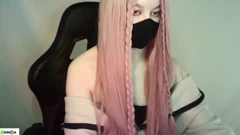Renesme White Im here from Monday to Friday online show from 05/26/26, 02:40
