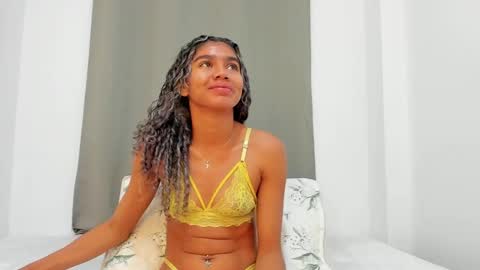  Renata  online show from 02/08/25, 11:01