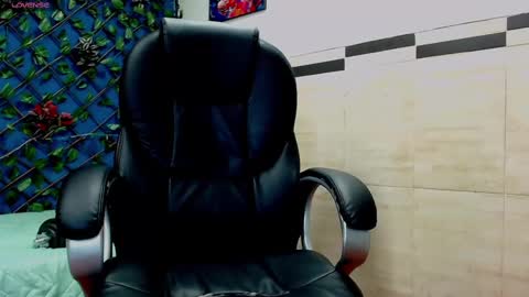 R E N E  online show from 02/18/25, 10:27