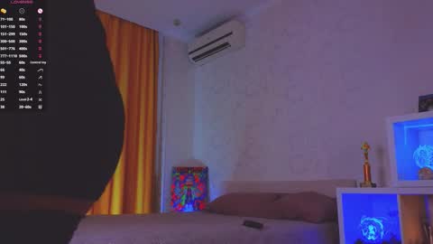 Snapshot of renochka chatting on 09/19/25, 12:50 renochka online show from 09/19/25, 12:50