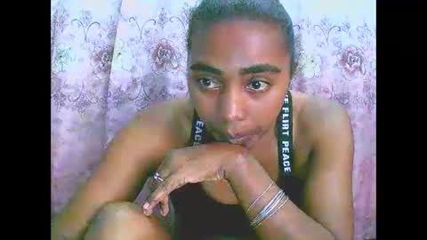 Snapshot of rephaleta chatting on 03/03/25, 06:26 Rephaleta online show from 03/03/25, 06:26