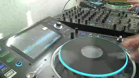 Snapshot of reticuli chatting on 12/21/24, 08:10 GearPorn online show from 12/21/24, 08:10