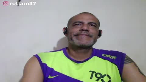 Snapshot of retlam37 chatting on 06/25/26, 04:56 Walter online show from 06/25/26, 04:56