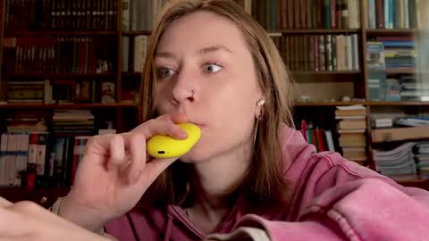 Rie online show from 04/05/26, 02:03