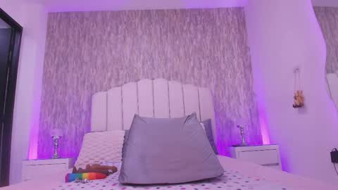 Snapshot of reven_lilith chatting on 04/23/26, 03:08 REVEN online show from 04/23/26, 03:08