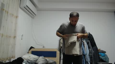 Chris online show from 10/21/25, 03:13