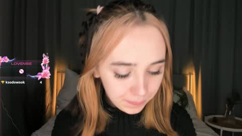 Elin online show from 12/06/24, 01:40