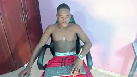Snapshot of rey_bbc chatting on 05/18/26, 12:00 rey_bbc online show from 05/18/26, 12:00