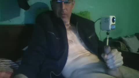 reyes_albert2006 online show from 03/01/26, 02:52