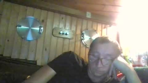 Snapshot of rezznova chatting on 09/16/25, 06:09 Joe online show from 09/16/25, 06:09