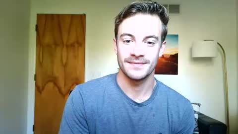 Snapshot of rguy114 chatting on 11/02/25, 01:57 Ryan online show from 11/02/25, 01:57