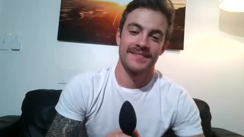 Snapshot of rguy114 chatting on 11/10/25, 06:18 Ryan online show from 11/10/25, 06:18