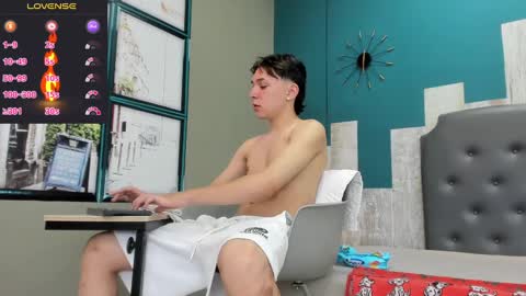 Snapshot of rhaegal_hot chatting on 12/11/24, 05:26 Rhaegal online show from 12/11/24, 05:26