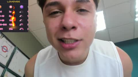 Snapshot of rhaegal_hot chatting on 12/19/24, 08:23 Rhaegal online show from 12/19/24, 08:23