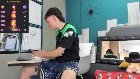 Snapshot of rhaegal_hot chatting on 12/22/24, 03:44 Rhaegal online show from 12/22/24, 03:44