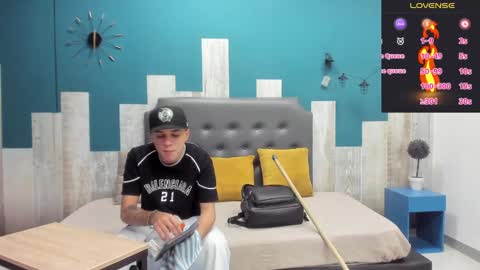 Snapshot of rhaegal_hot chatting on 01/23/25, 12:57 Rhaegal online show from 01/23/25, 12:57