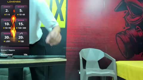 Snapshot of rhaegal_hot chatting on 02/22/25, 08:53 Rhaegal online show from 02/22/25, 08:53