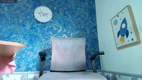 Snapshot of rhaegal_hot chatting on 10/18/25, 08:53 Rhaegal online show from 10/18/25, 08:53