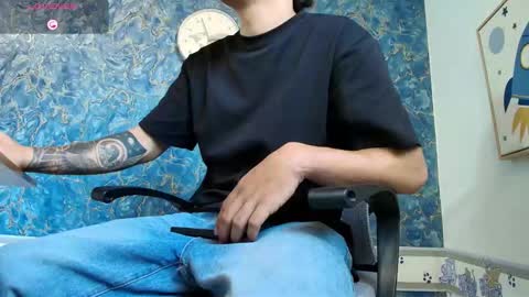 Snapshot of rhaegal_hot chatting on 11/09/25, 07:56 Rhaegal online show from 11/09/25, 07:56