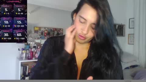 Rhaenyra online show from 02/06/25, 11:37