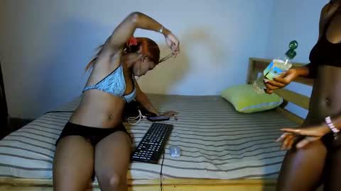 rhinedolls online show from 04/15/26, 03:13