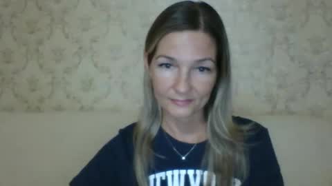 Snapshot of rialur09 chatting on 12/18/25, 05:30 Galina online show from 12/18/25, 05:30