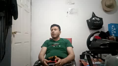 Snapshot of ricardogarcia21 chatting on 12/17/24, 08:12 ricardogarcia21 online show from 12/17/24, 08:12