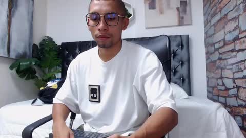 Snapshot of richar_voller chatting on 12/28/24, 11:19 richar_voller online show from 12/28/24, 11:19