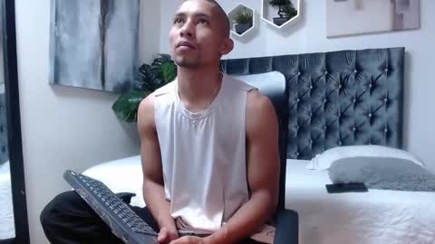 Snapshot of richar_voller chatting on 11/18/25, 11:14 richar_voller online show from 11/18/25, 11:14