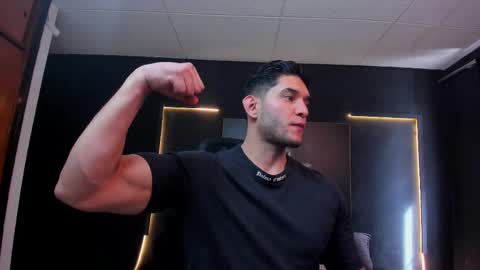 Snapshot of richard_milleer chatting on 09/09/25, 01:43 Ricardo online show from 09/09/25, 01:43