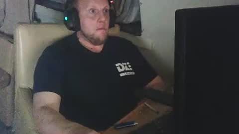 richardd110011 online show from 05/24/26, 02:05