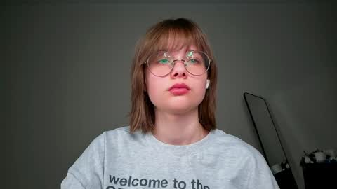 Luna online show from 05/17/26, 06:48