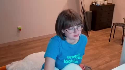 Snapshot of richardlundsten chatting on 07/12/26, 06:10 Luna online show from 07/12/26, 06:10