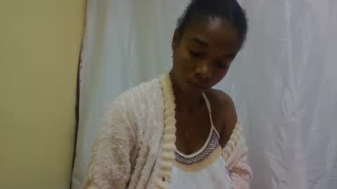 Snapshot of richella34 chatting on 06/20/26, 06:16 richella34 online show from 06/20/26, 06:16
