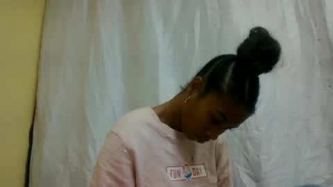 Snapshot of richella34 chatting on 07/06/26, 10:12 richella34 online show from 07/06/26, 10:12