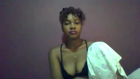 ricie001 online show from 03/25/26, 07:36